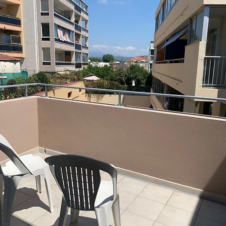 Charmant F1 Centre Mandelieu Avec Piscine Apartment Exterior photo